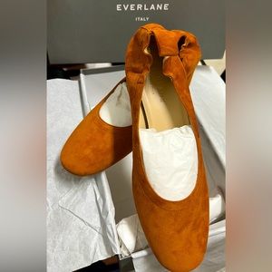 Almost New Everlane The Day Heel Almond Suede US 6.5: Tried on indoors only!